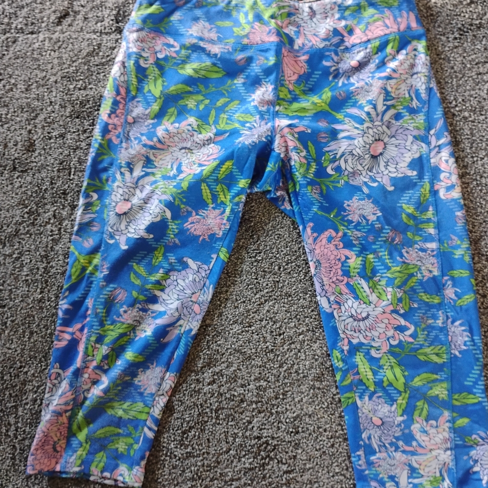 LuLaRoe Blue Floral Capris